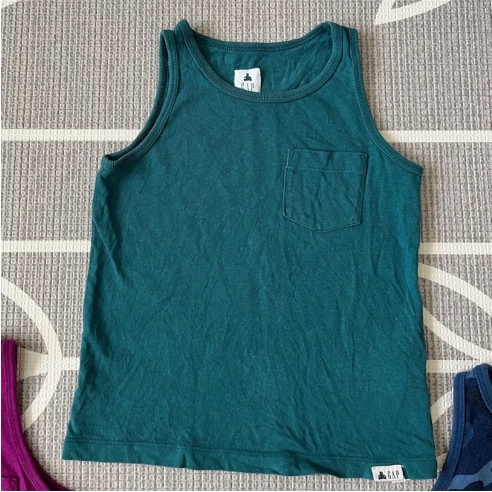Gap, tank tops, 4 years